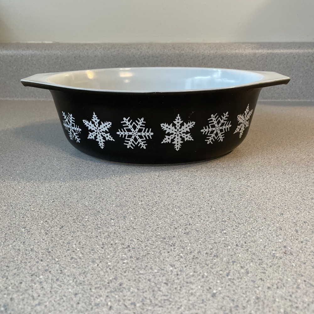 VTG Pyrex Black And White Snowflake Open 1.5 Qt Oval Casserole Baking Dish Rare